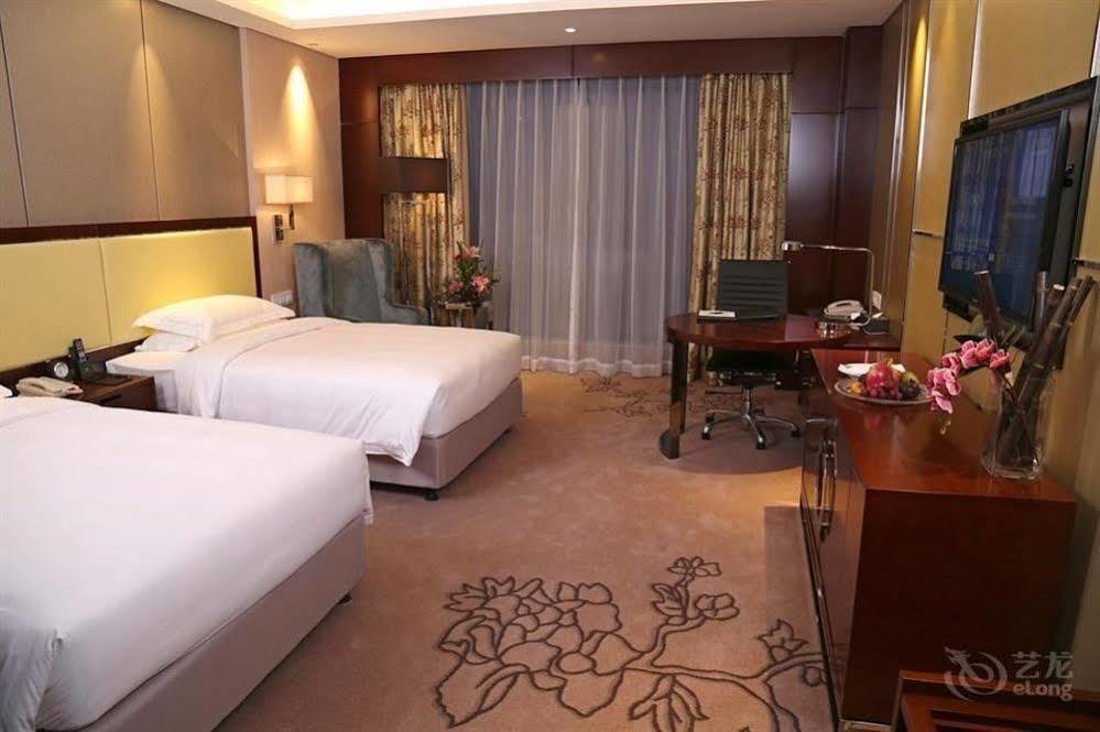 Guangzhou ChangFeng Gloria Plaza Hotel Esterno foto