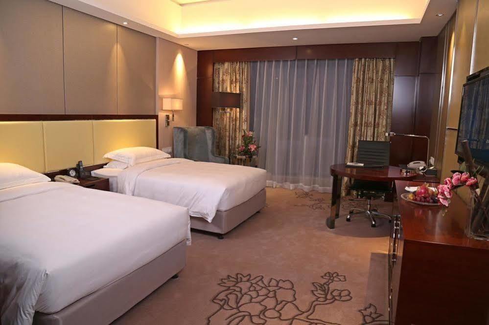 Guangzhou ChangFeng Gloria Plaza Hotel Esterno foto