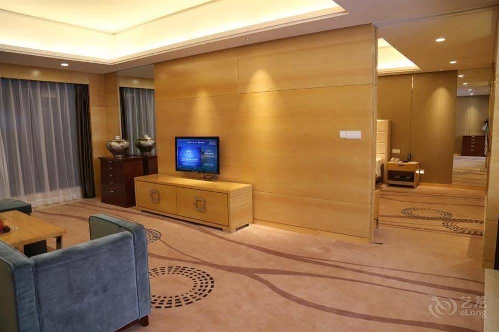Guangzhou ChangFeng Gloria Plaza Hotel Esterno foto